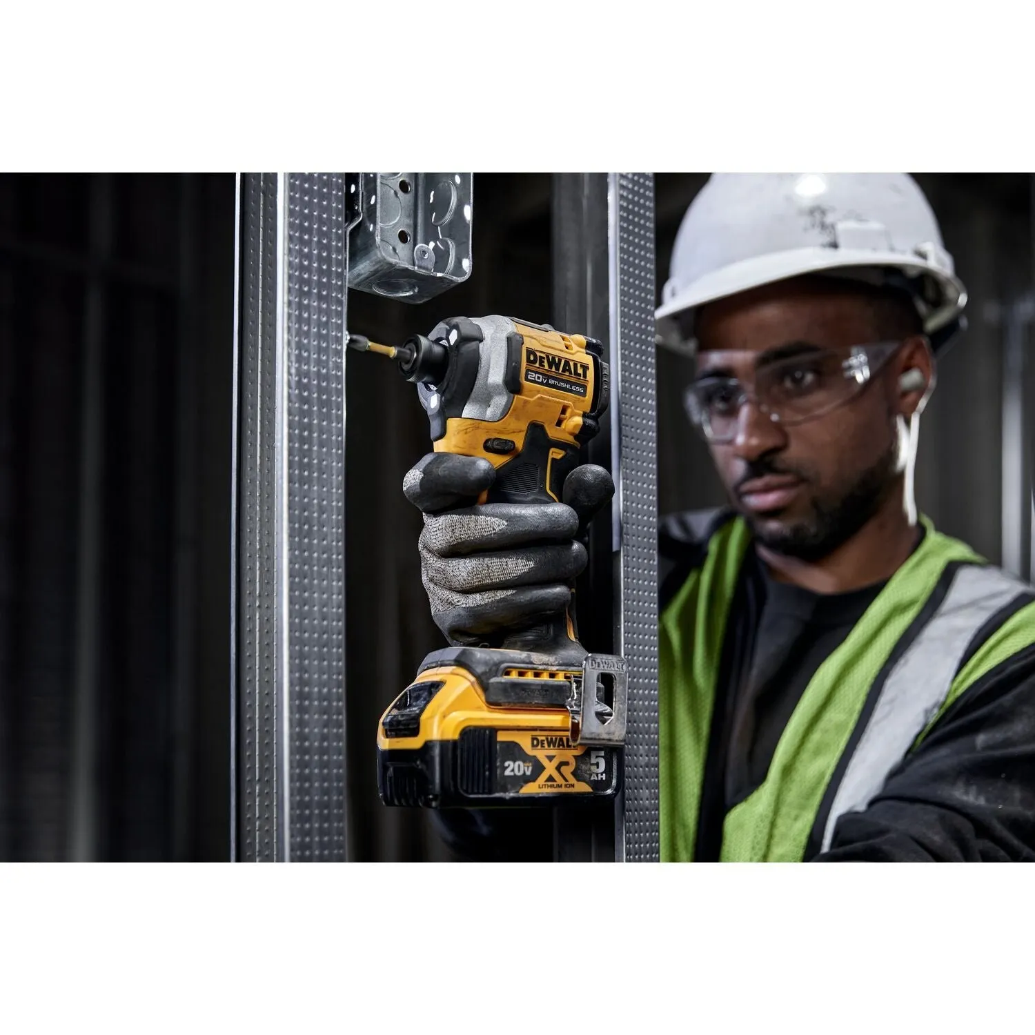 Dewalt DCF850P1 Atomic 20V MAX* 1/4 in. Brushless Cordless 3-Speed Impact Driver Kit