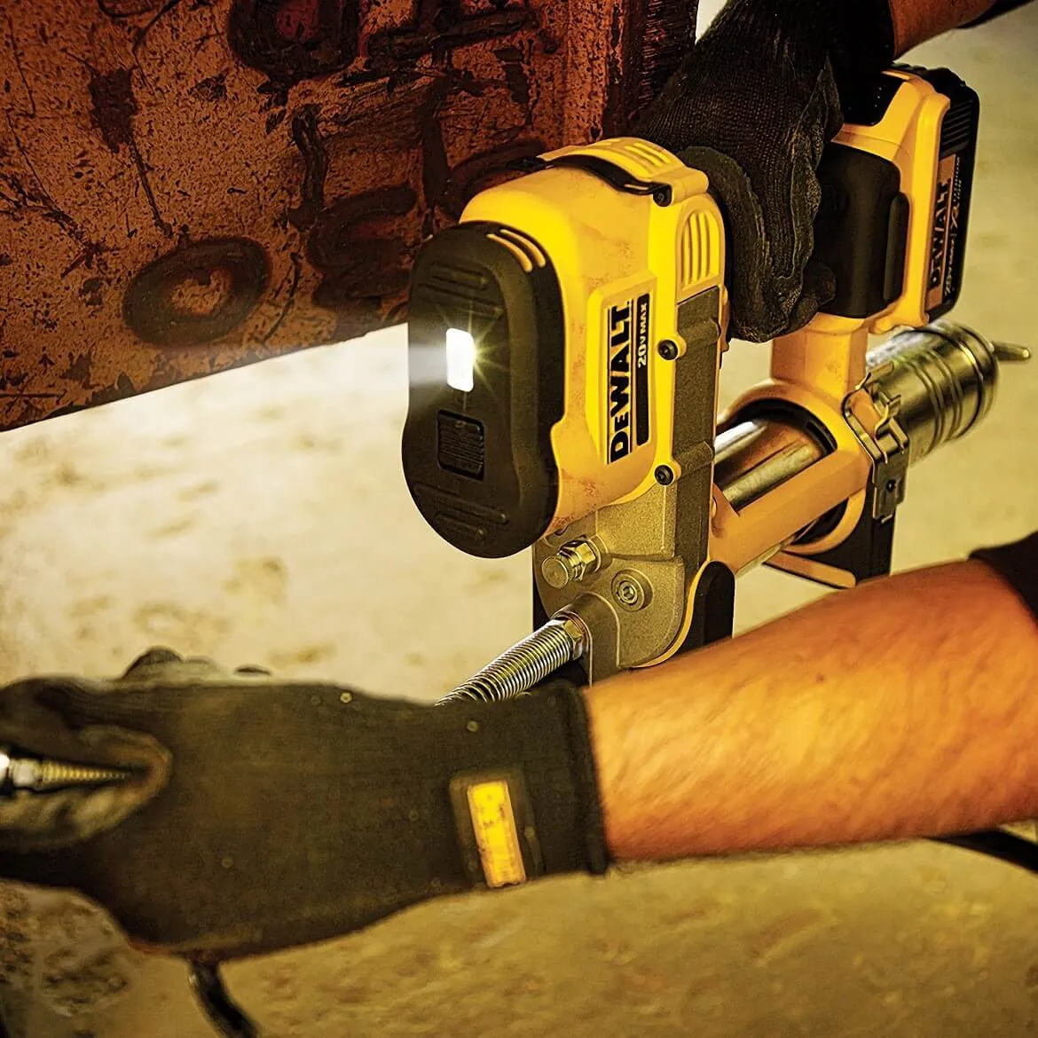 DeWALT DCGG571M1 20V MAX Lithium Ion Automatic 42" Grease Gun Tool Kit