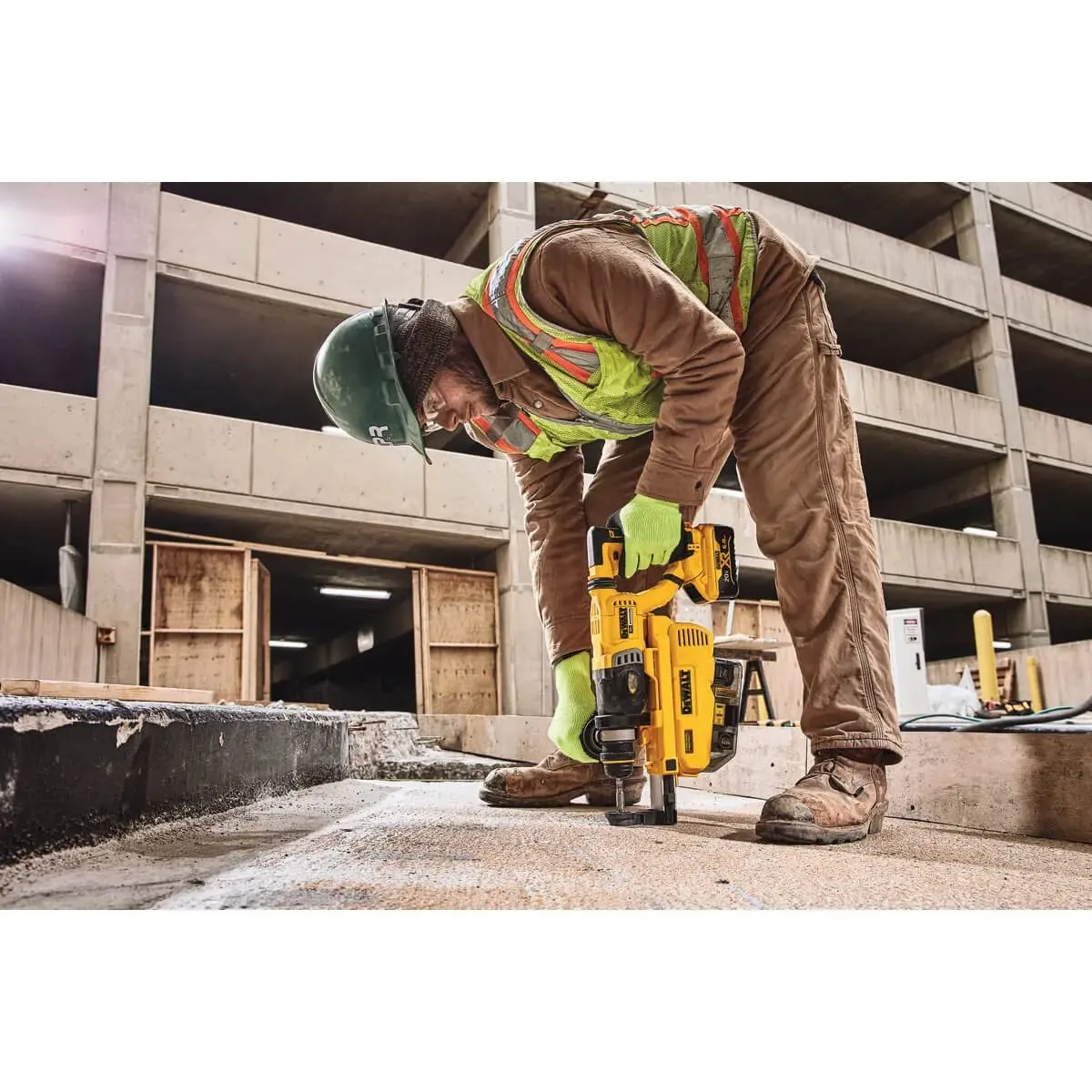 DEWALT DCH263R2-20V MAX* XTREME Cordless Brushless 1-1/8 in SDS  Rotary Hammer Drill Kit (2) Lithium Ion Batteries with Charger