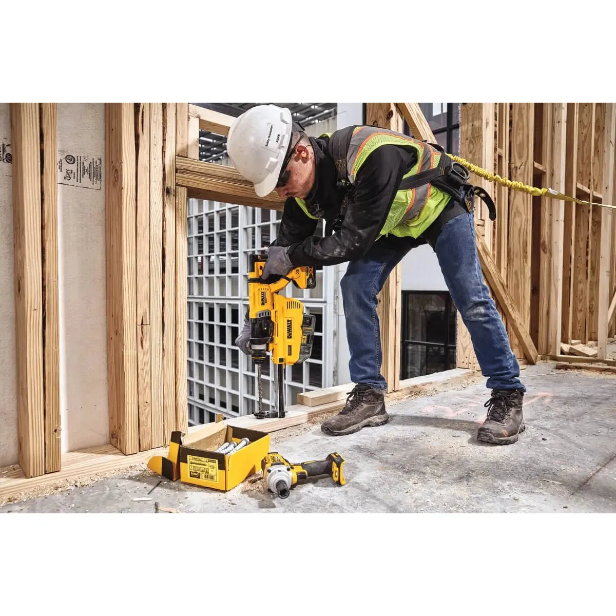 DEWALT DCH263R2-20V MAX* XTREME Cordless Brushless 1-1/8 in SDS  Rotary Hammer Drill Kit (2) Lithium Ion Batteries with Charger