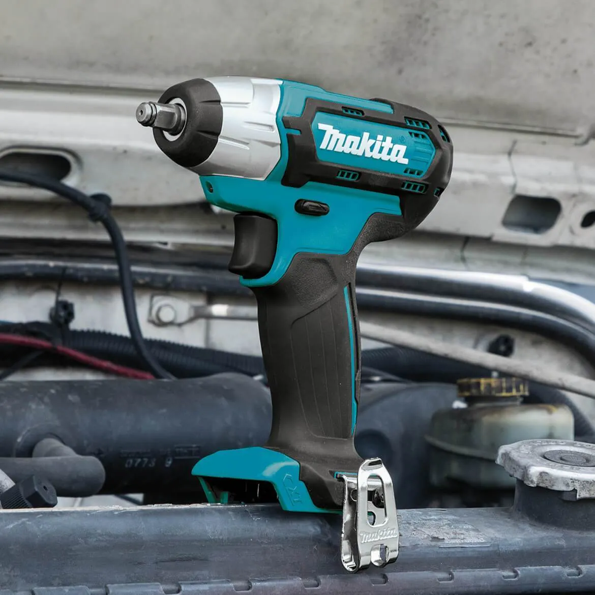 Makita WT02Z 12-Volt 3/8-Inch Max CXT Cordless Imapct Wrench Kit - Bare Tool