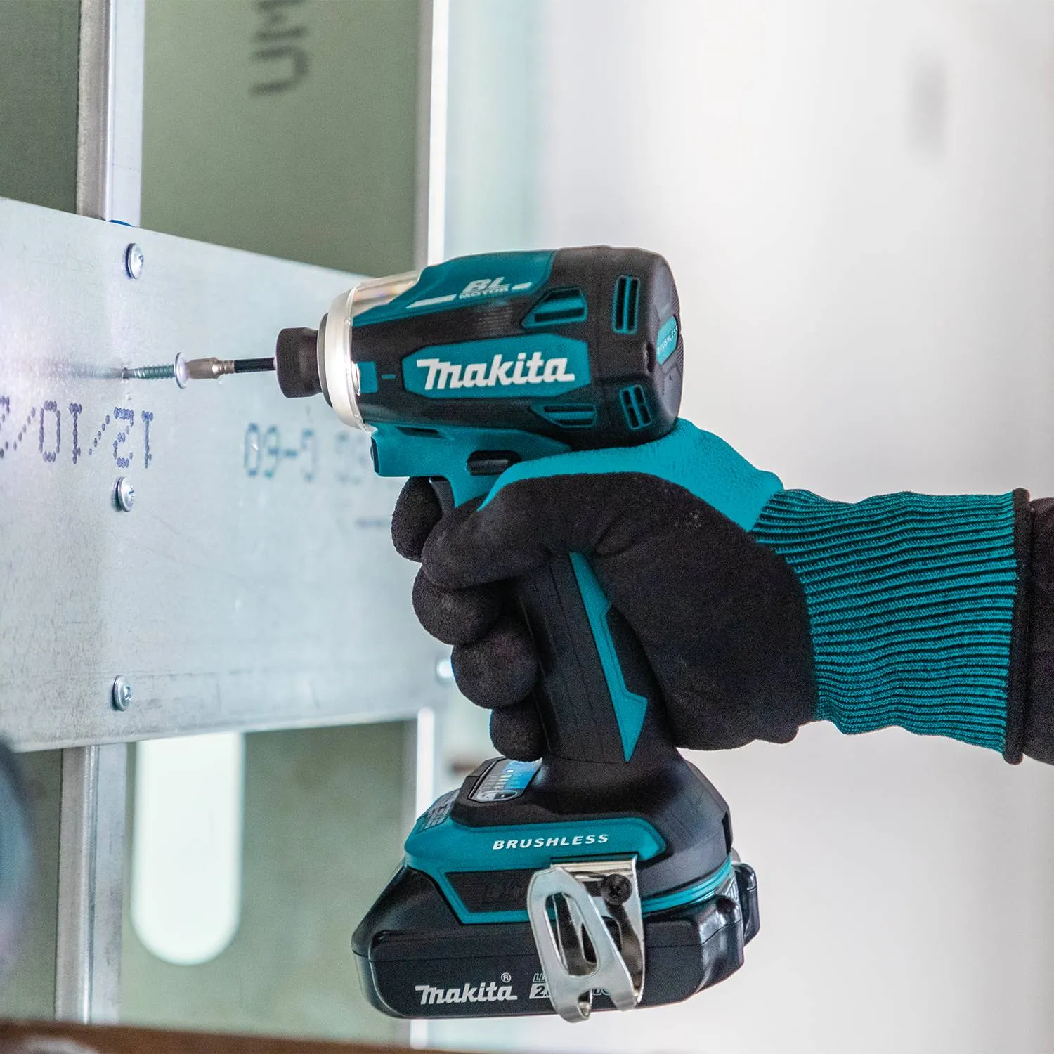 Makita XDT19R 18V LXT Brushless Cordless Compact 4-Speed Impact Driver Kit