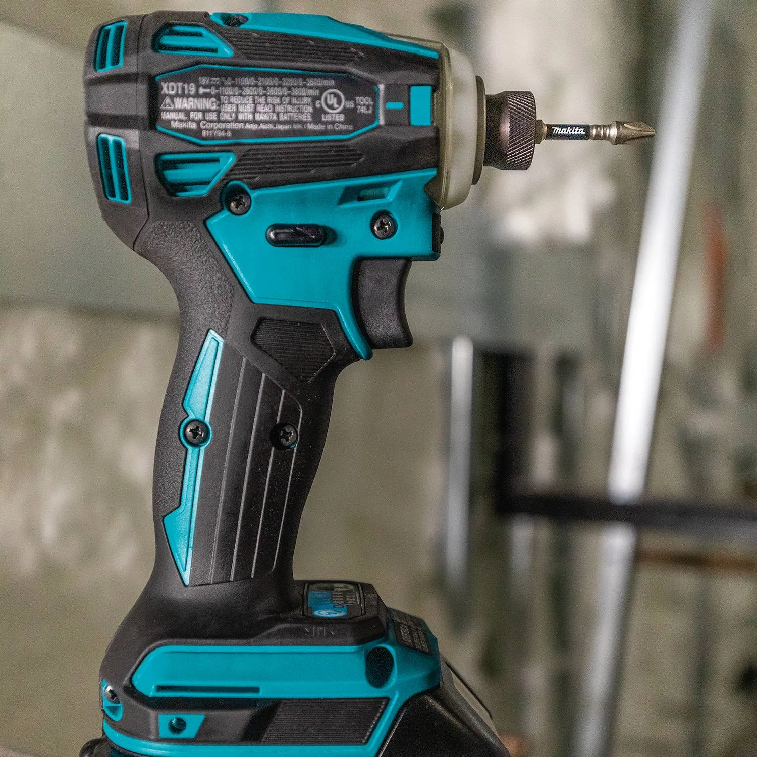Makita XDT19R 18V LXT Brushless Cordless Compact 4-Speed Impact Driver Kit