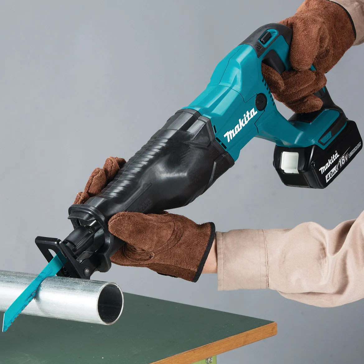 Makita XRJ04Z 18-Volt LXT Lithium-Ion Cordless Reciprocating Saw - Bare Tool