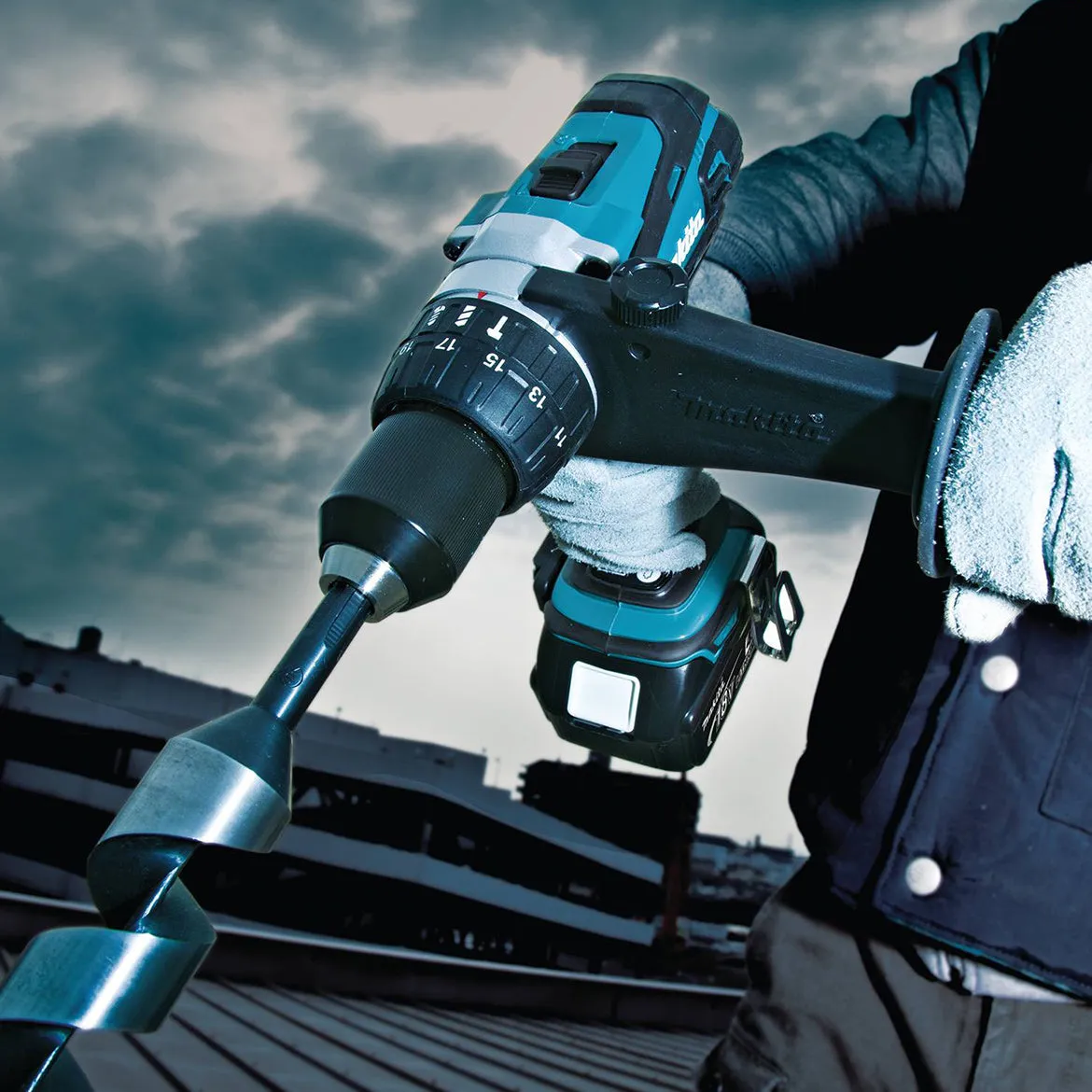 Makita XT263M 18-Volt 4.0Ah 2-Tool Impact Driver and Drill Driver Combo Kit