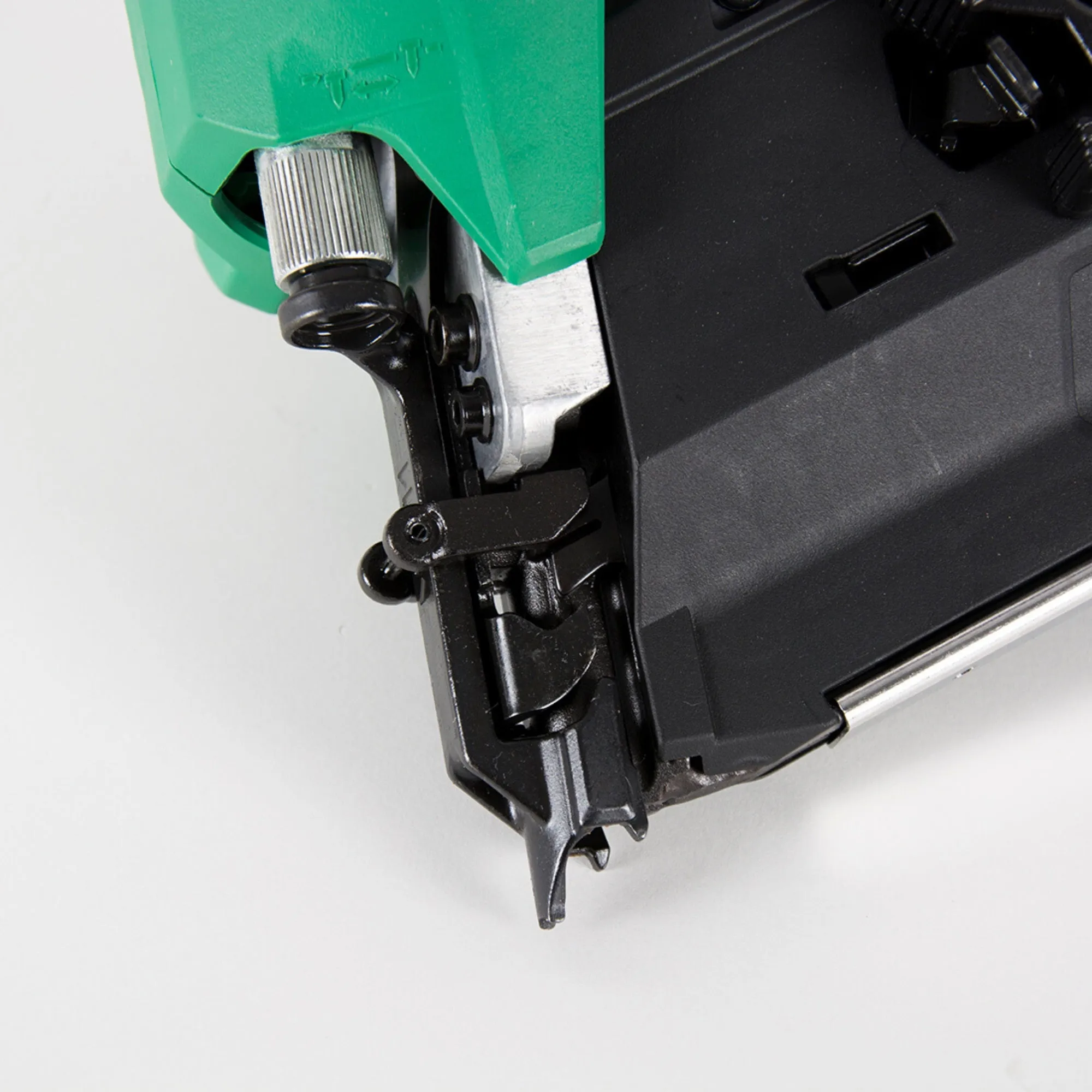 Metabo HPT NR1890DRST 18V Multivolt Cordless Plastic Strip Framing Nailer