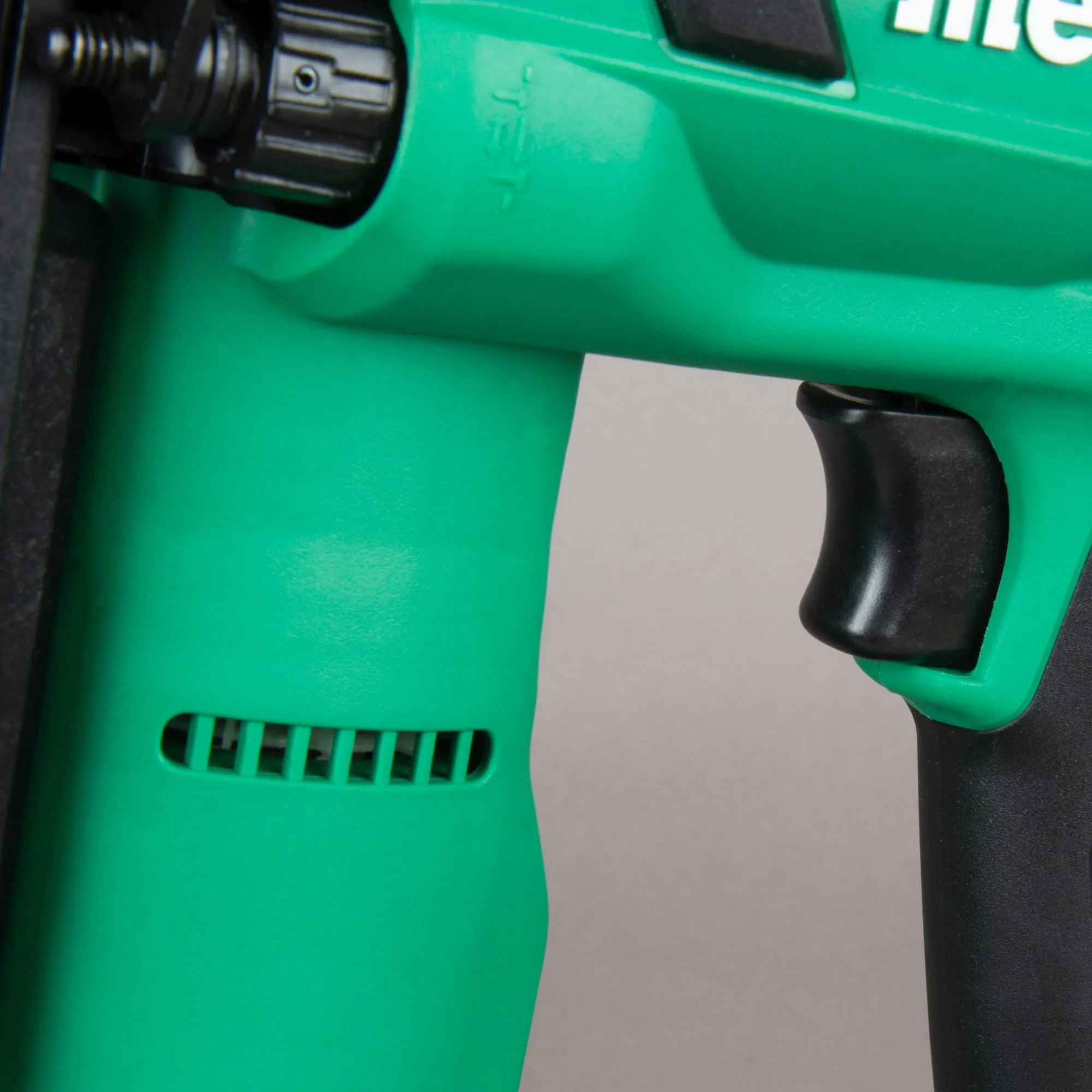 Metabo HPT NT1850DFT 18V 18 Gauge Cordless Lithium-Ion Brad Nailer Kit